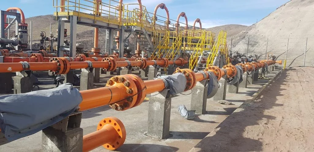 Sistema de piping industrial en faena